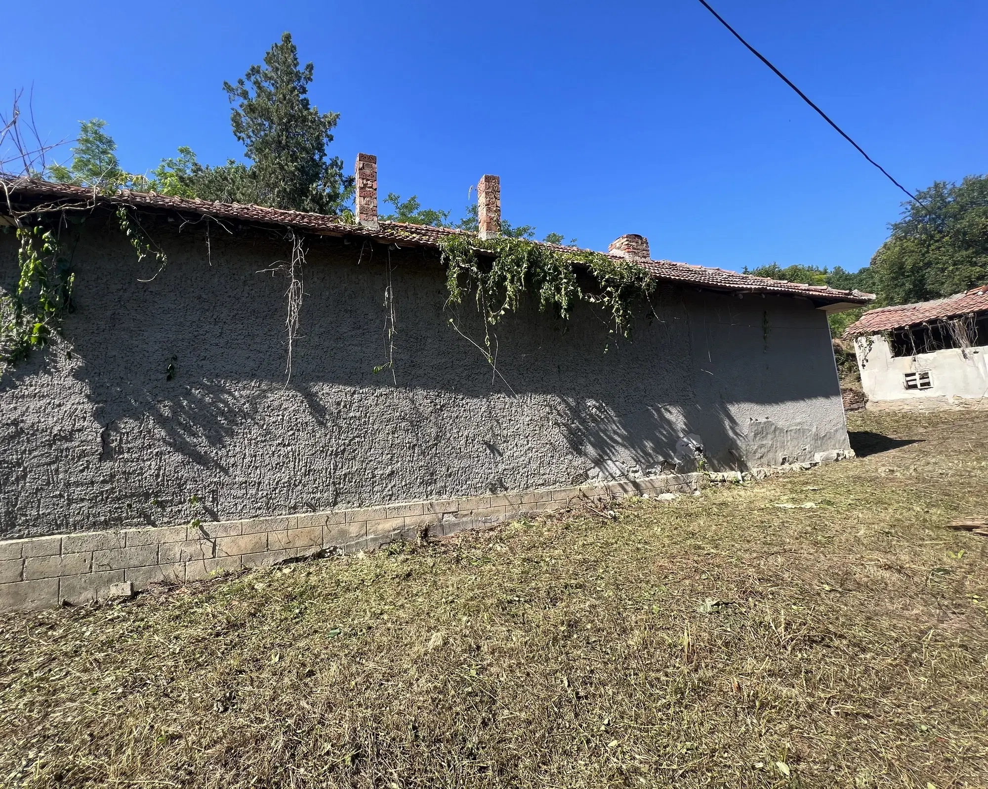 Huis met bijgebouw en schuren in Karamanovo (Ruse) - Bulgarije