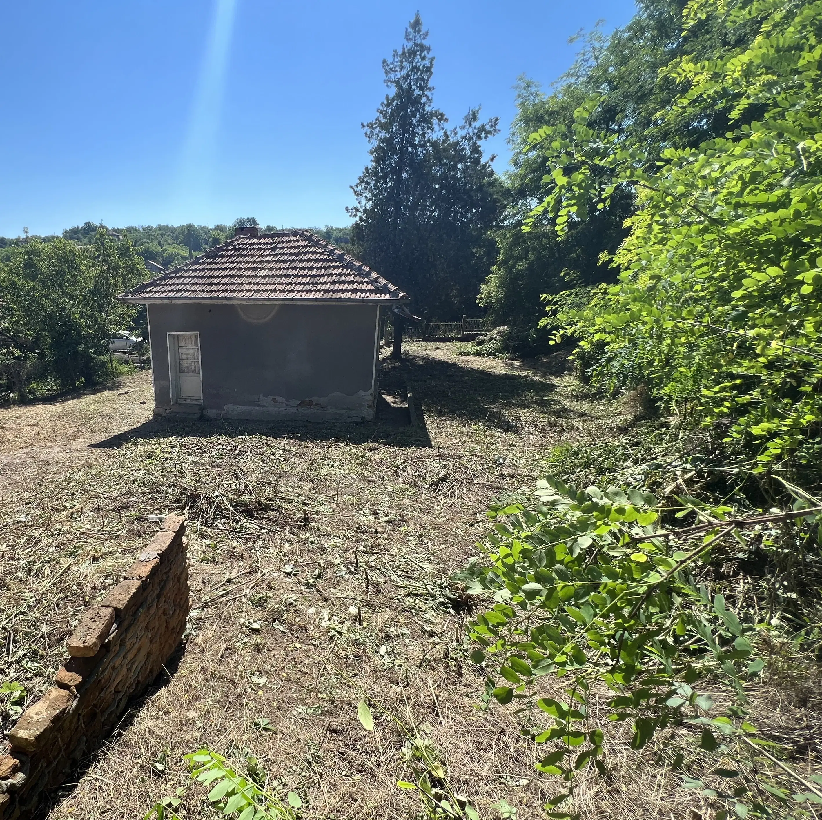 Huis met bijgebouw en schuren in Karamanovo (Ruse) - Bulgarije