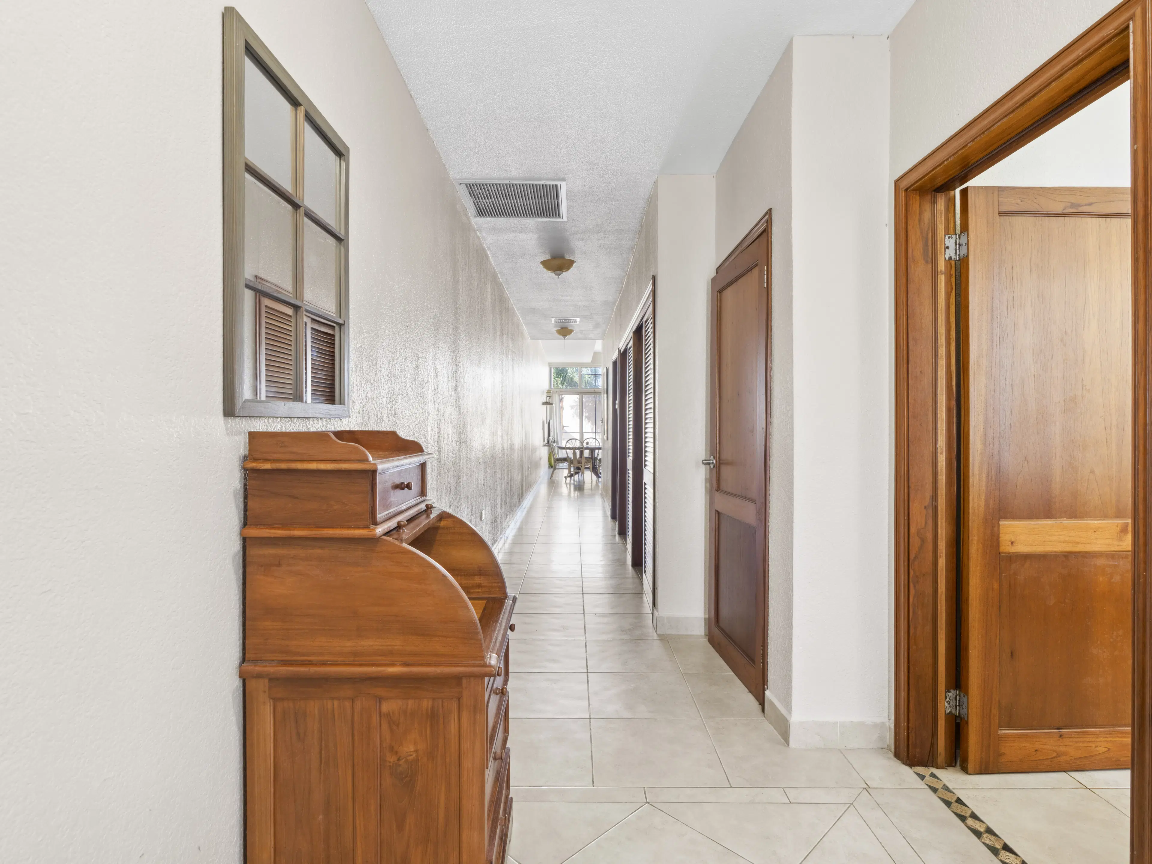 Apartment (G-17/A-24) gelegen in Tower Building van Rainbow Beach Club te Cupecoy (Sint Maarten)