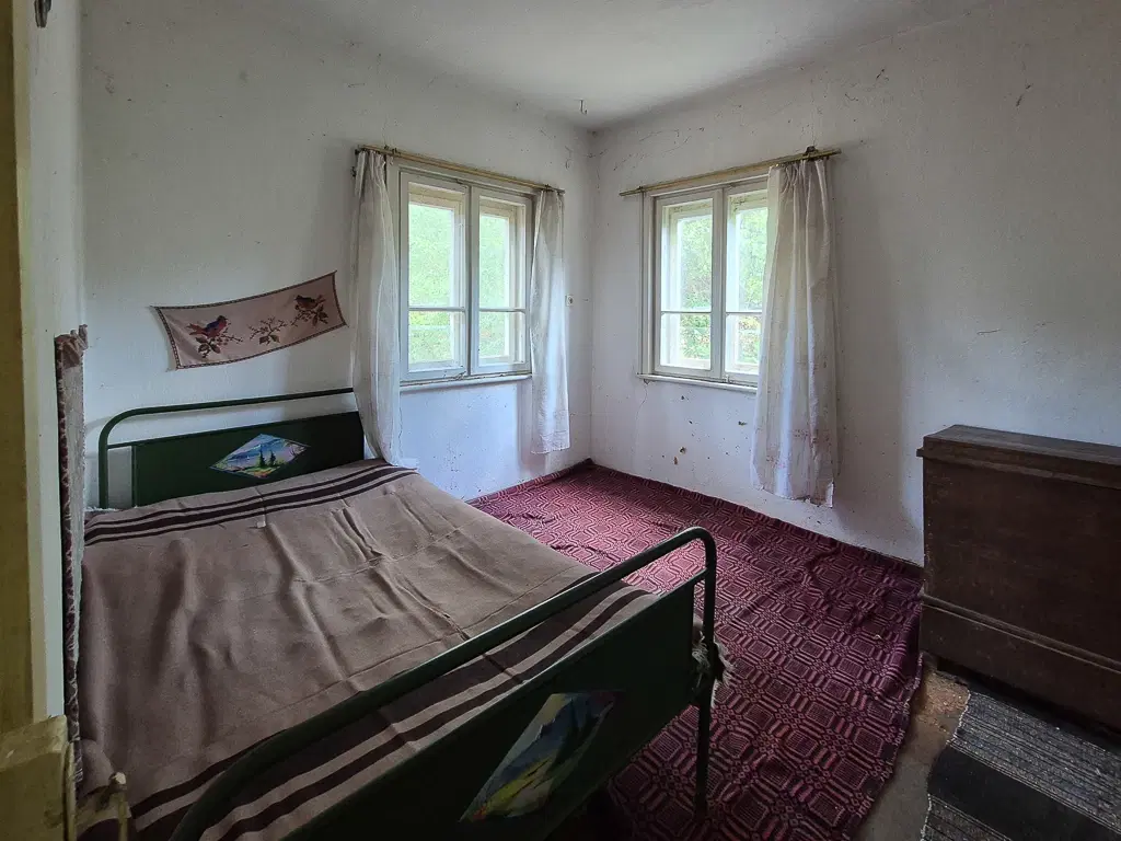 1.490 m² boomgaard met 2 oude huizen en 1 schuur in Podgore, Vidin - Bulgarije