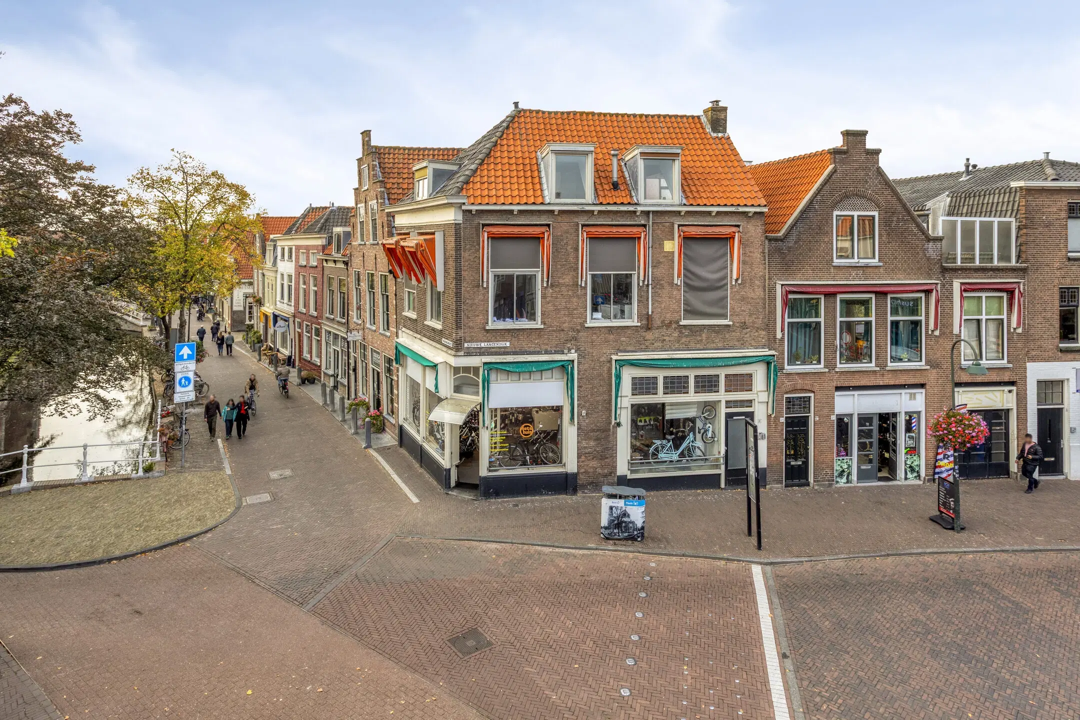 Delft, Vrouwenregt 1