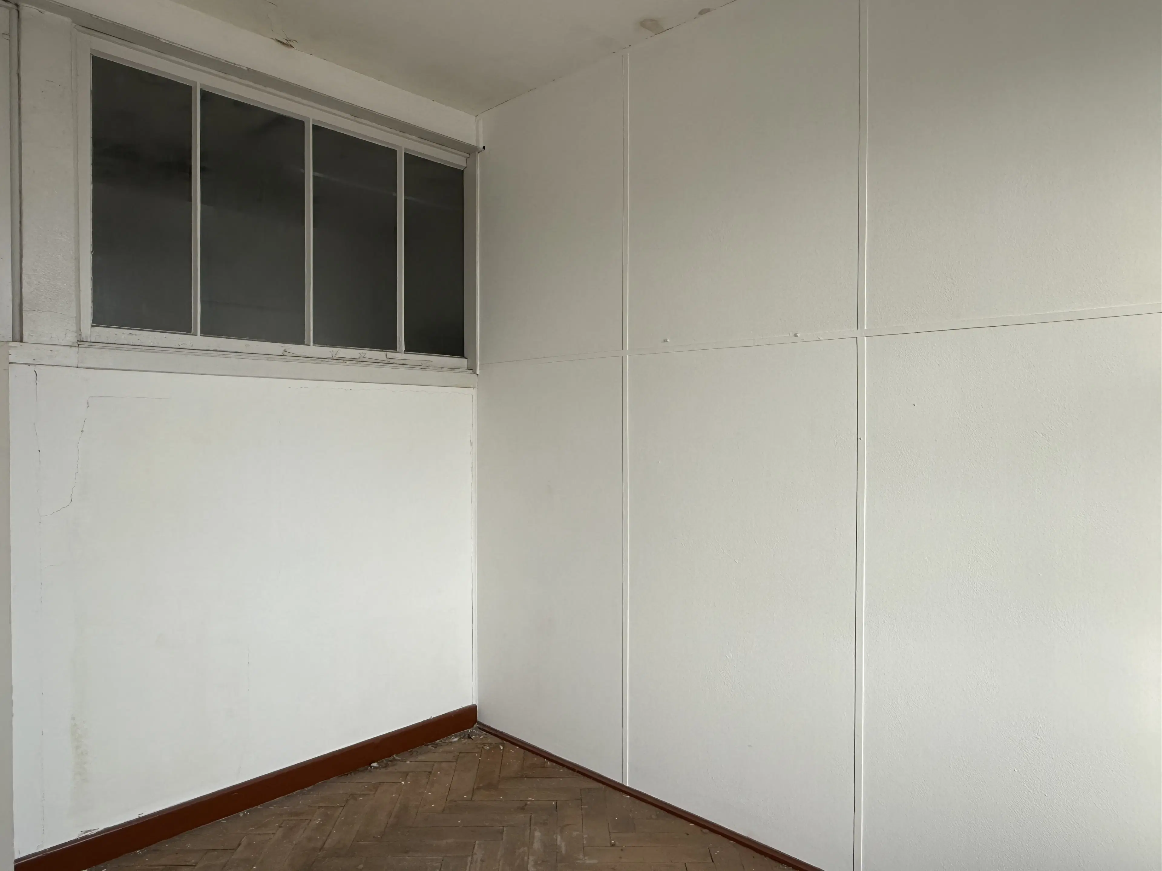 Voormalige textielfabriek op perceel van 5.493 m² in Walddorf - Duitsland