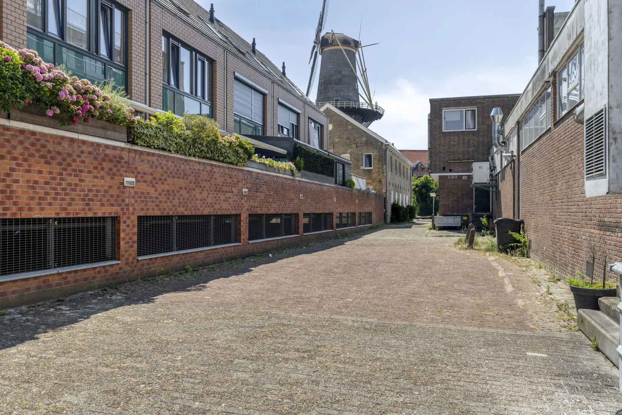 Uniek transformatieobject | Parkweg 201, 203 en 205 en Burg. Honnerlage Gretelaan 91 en 91 A te Schiedam