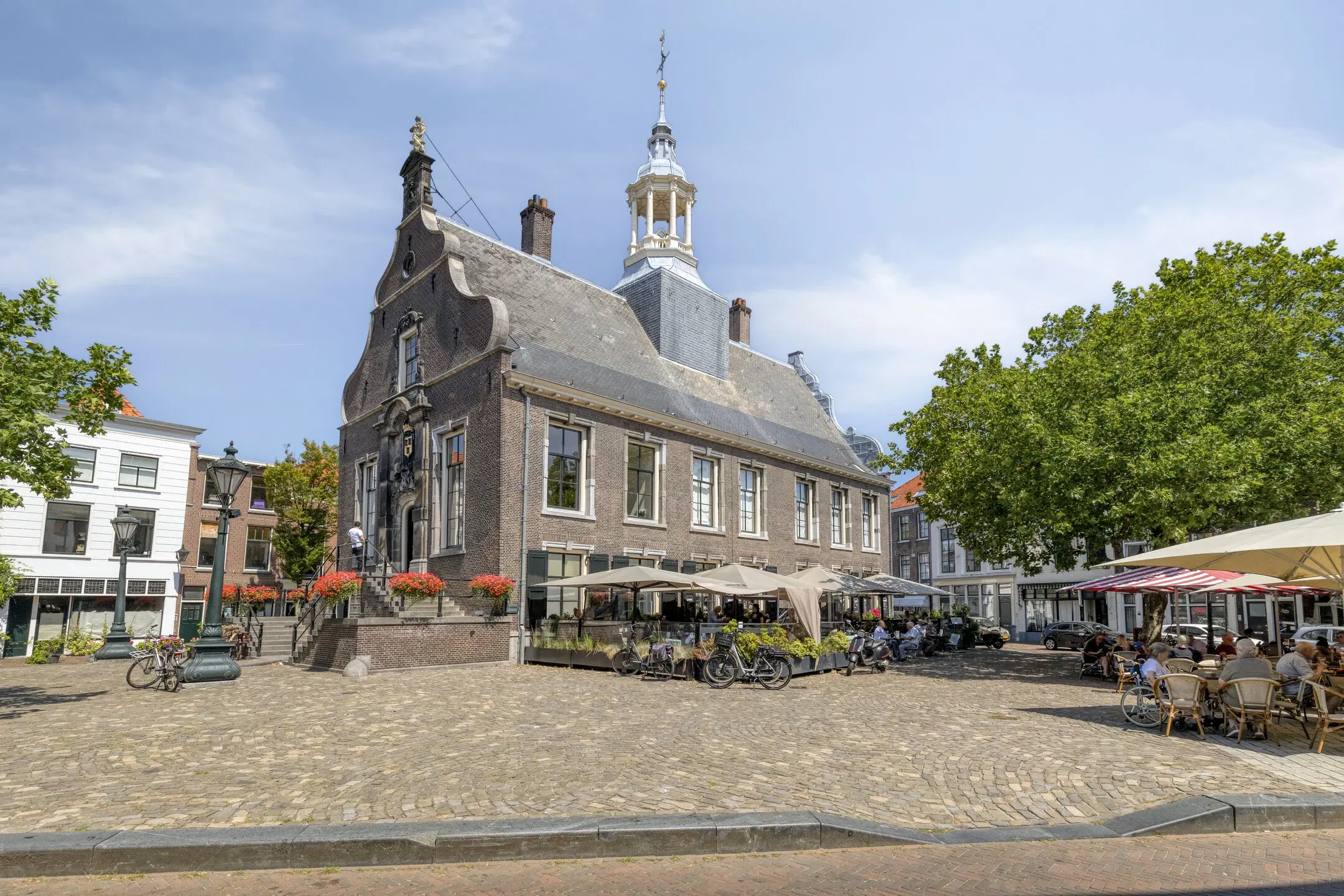 Uniek transformatieobject | Parkweg 201, 203 en 205 en Burg. Honnerlage Gretelaan 91 en 91 A te Schiedam