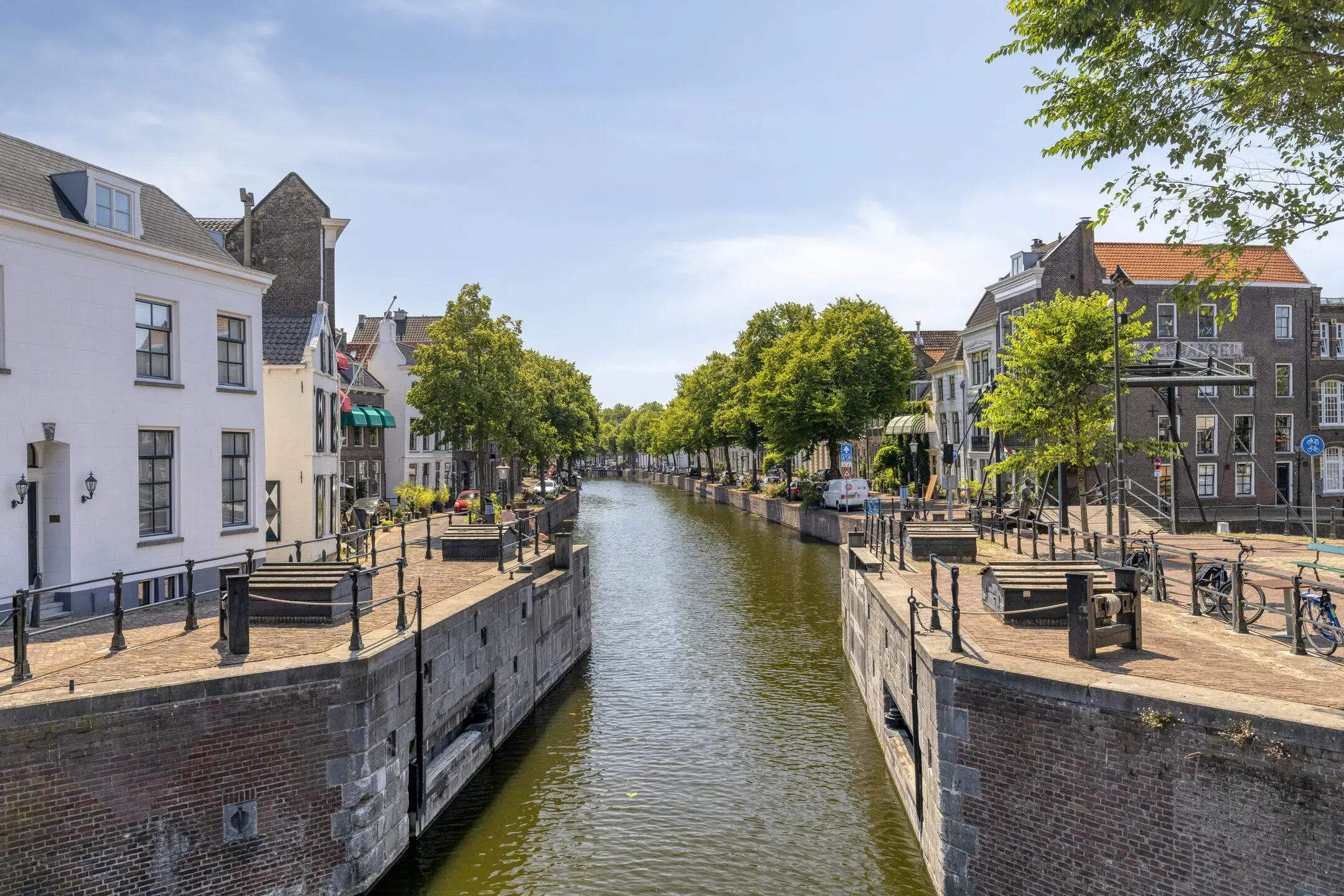 Uniek transformatieobject | Parkweg 201, 203 en 205 en Burg. Honnerlage Gretelaan 91 en 91 A te Schiedam