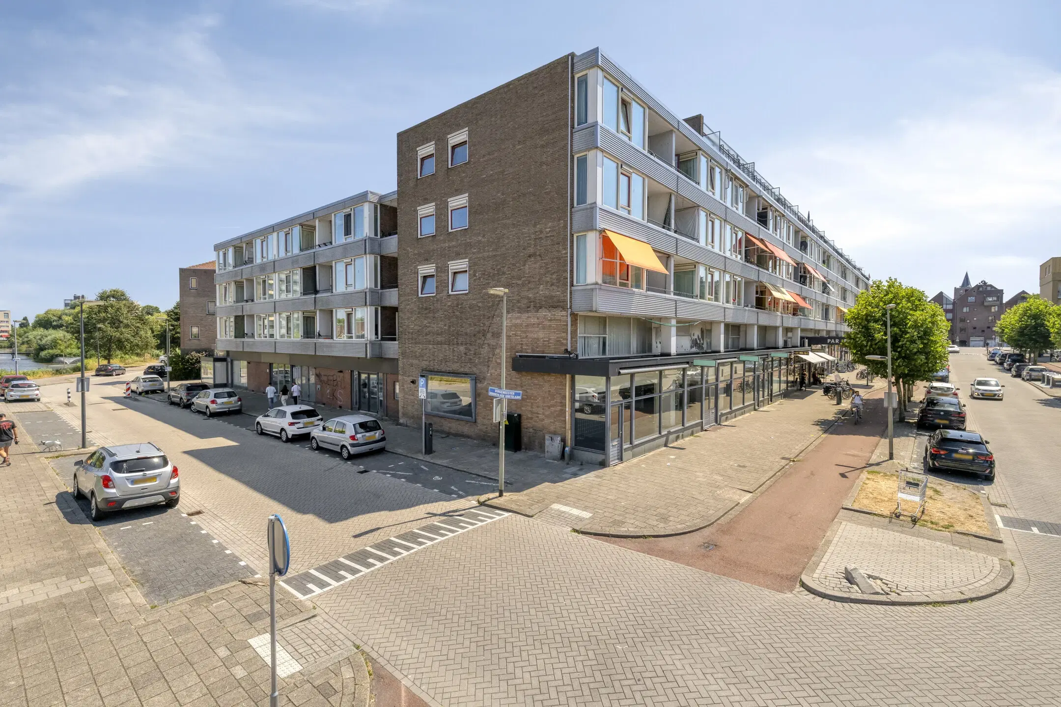 Uniek transformatieobject | Parkweg 201, 203 en 205 en Burg. Honnerlage Gretelaan 91 en 91 A te Schiedam