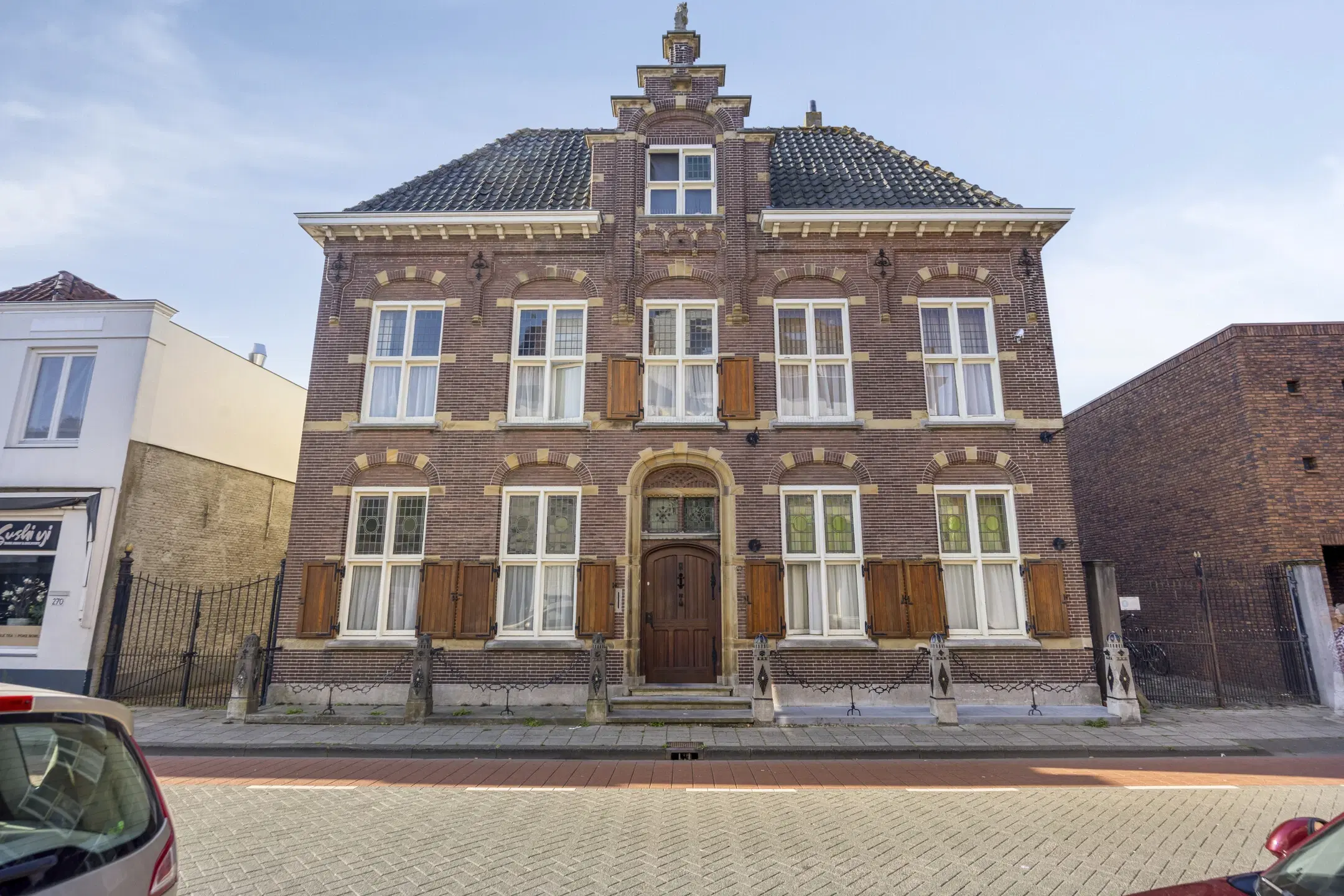 Waalwijk, Grotestraat 268