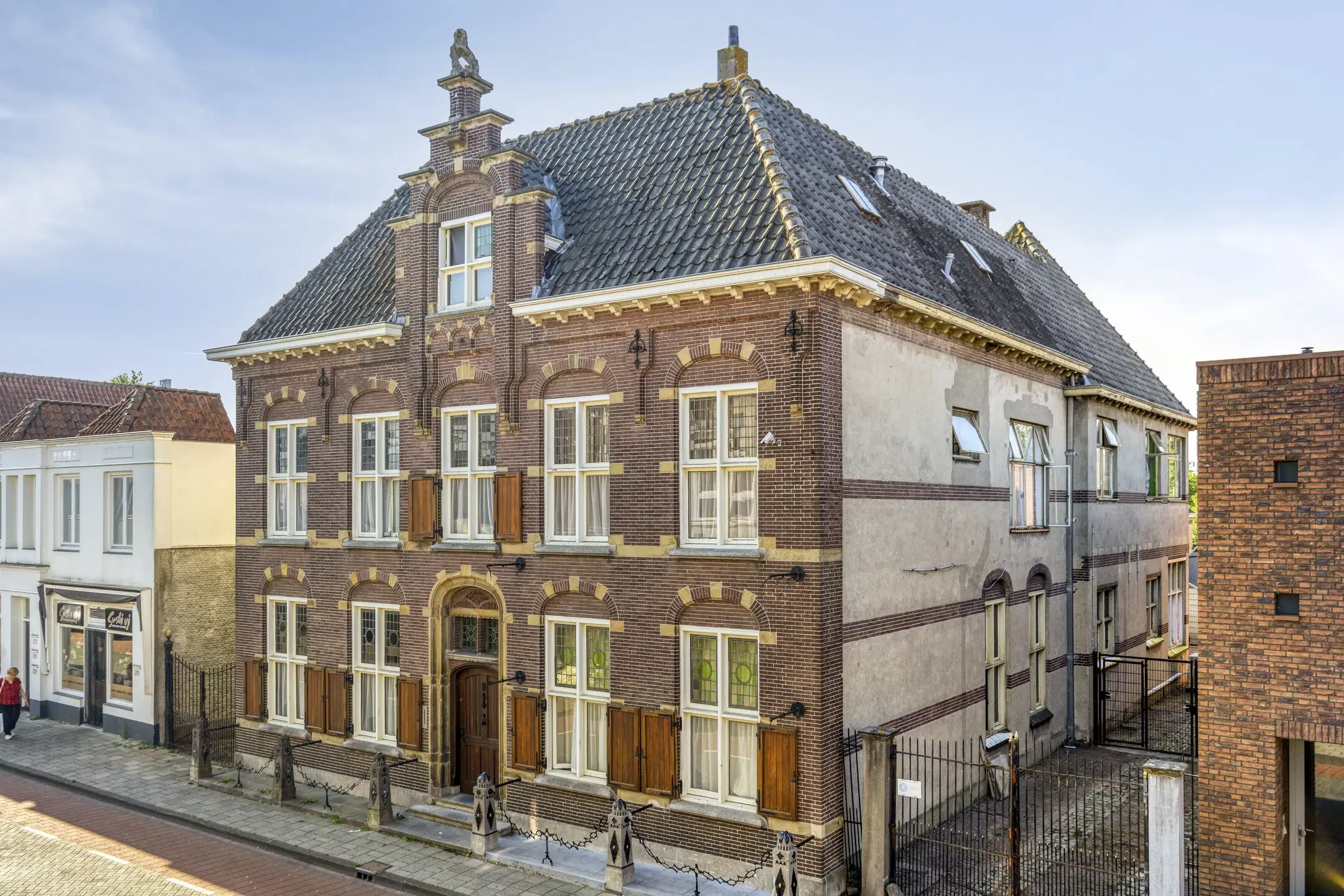 Waalwijk, Grotestraat 268