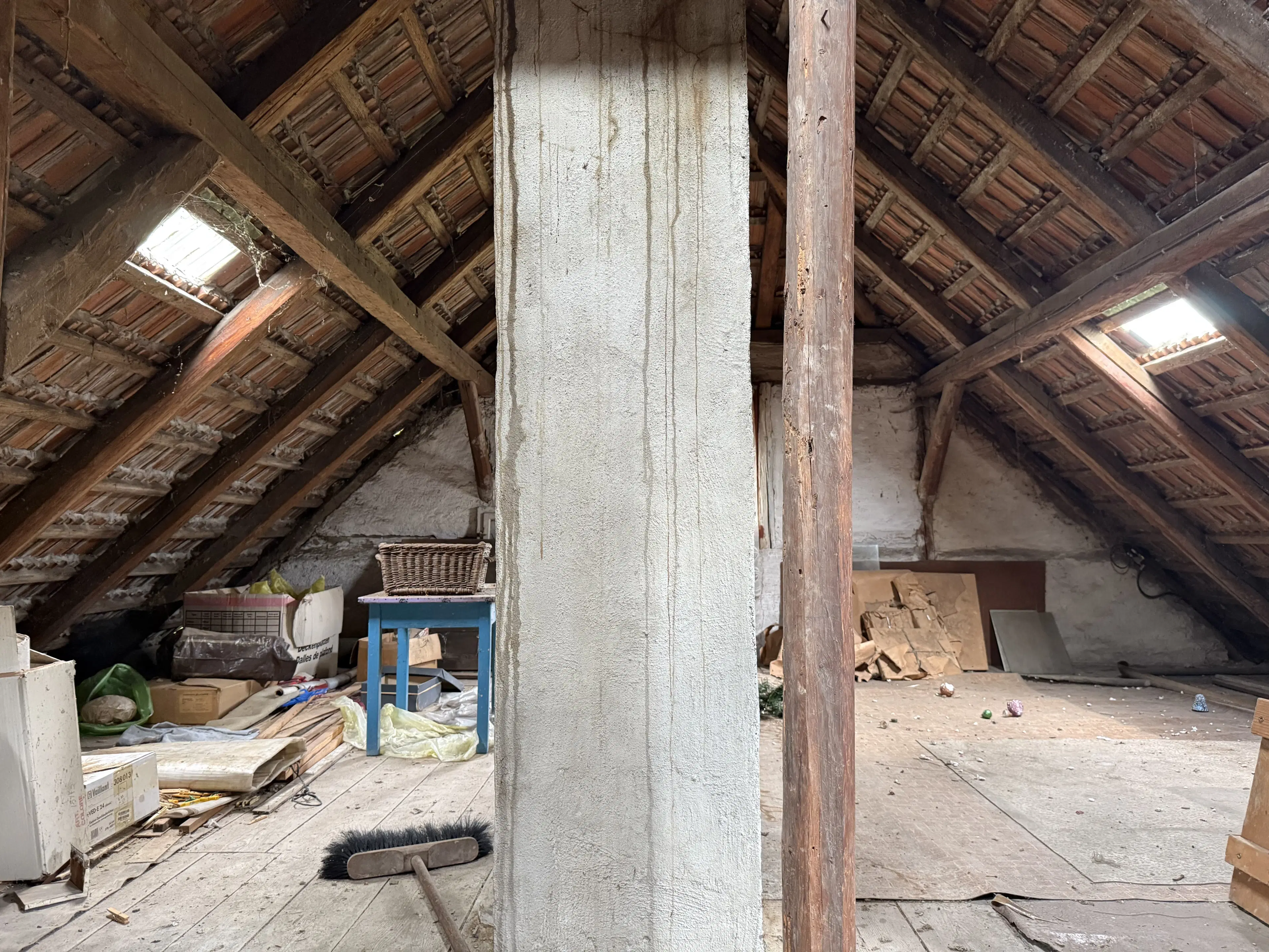 Vrijstaand woonhuis met bijgebouw op 593 m² perceel, nabij Döbeln - Duitsland