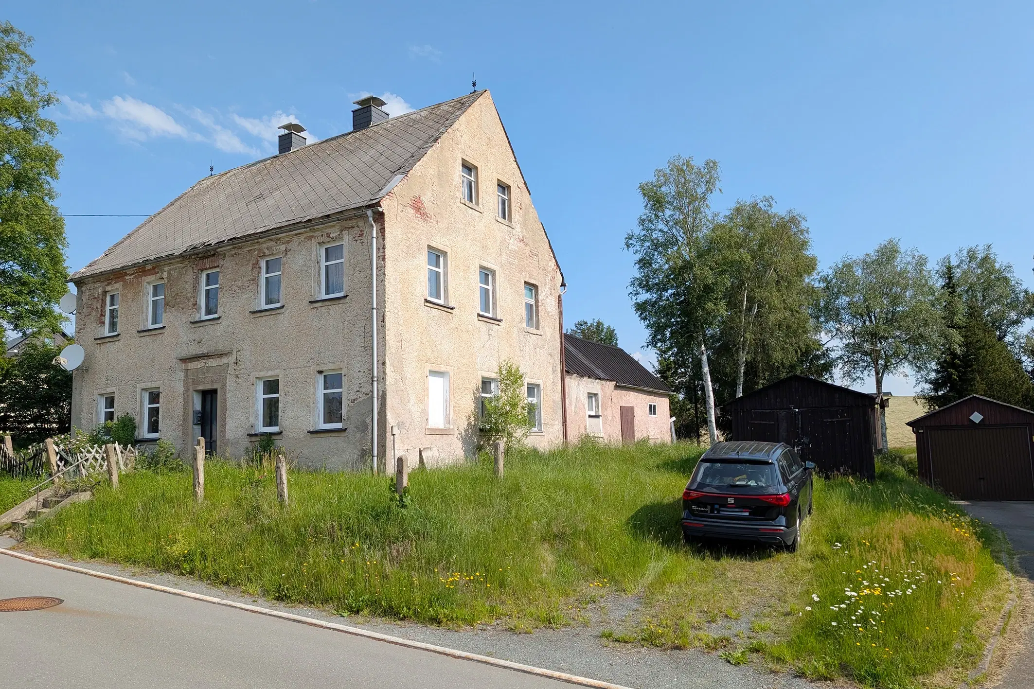 Tweegezinswoning op een ruim perceel van ongeveer 1.578 m² in Kühnhaide - Duitsland