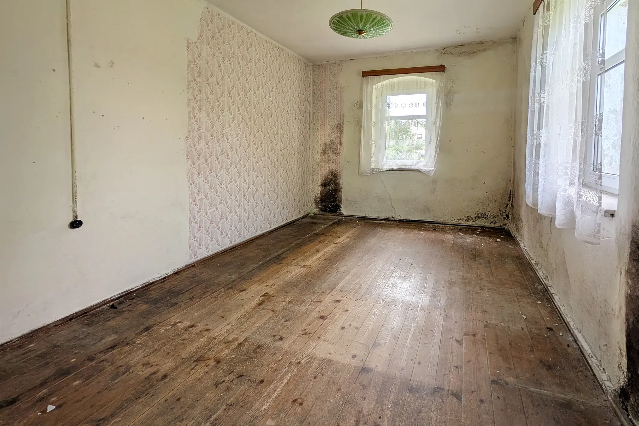 Tweegezinswoning op een ruim perceel van ongeveer 1.578 m² in Kühnhaide - Duitsland