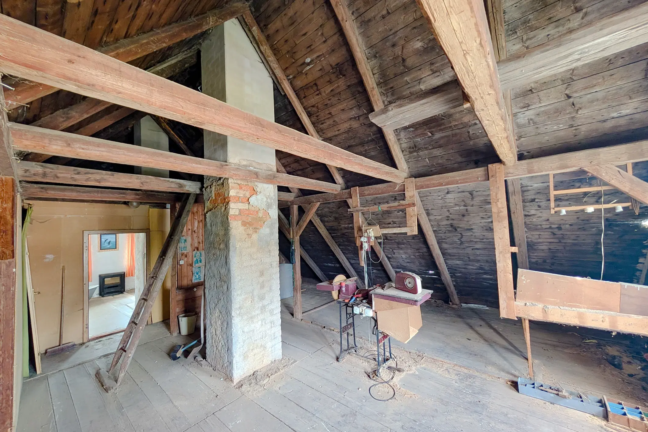 Tweegezinswoning op een ruim perceel van ongeveer 1.578 m² in Kühnhaide - Duitsland