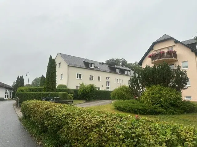 Vrijstaande woning + garage op 640 m² eigendomsperceel in Schneeberg, West Erstgebergte - Duitsland