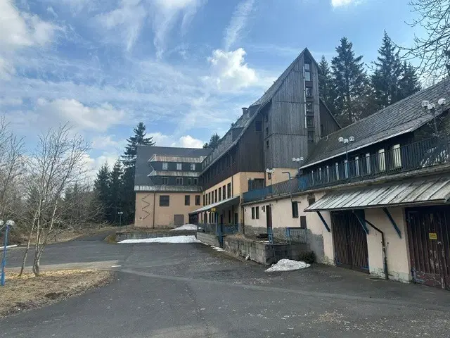 Complex met 35 eenheden met wellness op ca. 7.000 m² perceel in Altenberg, nabij Wild Weißeritz - Duitsland