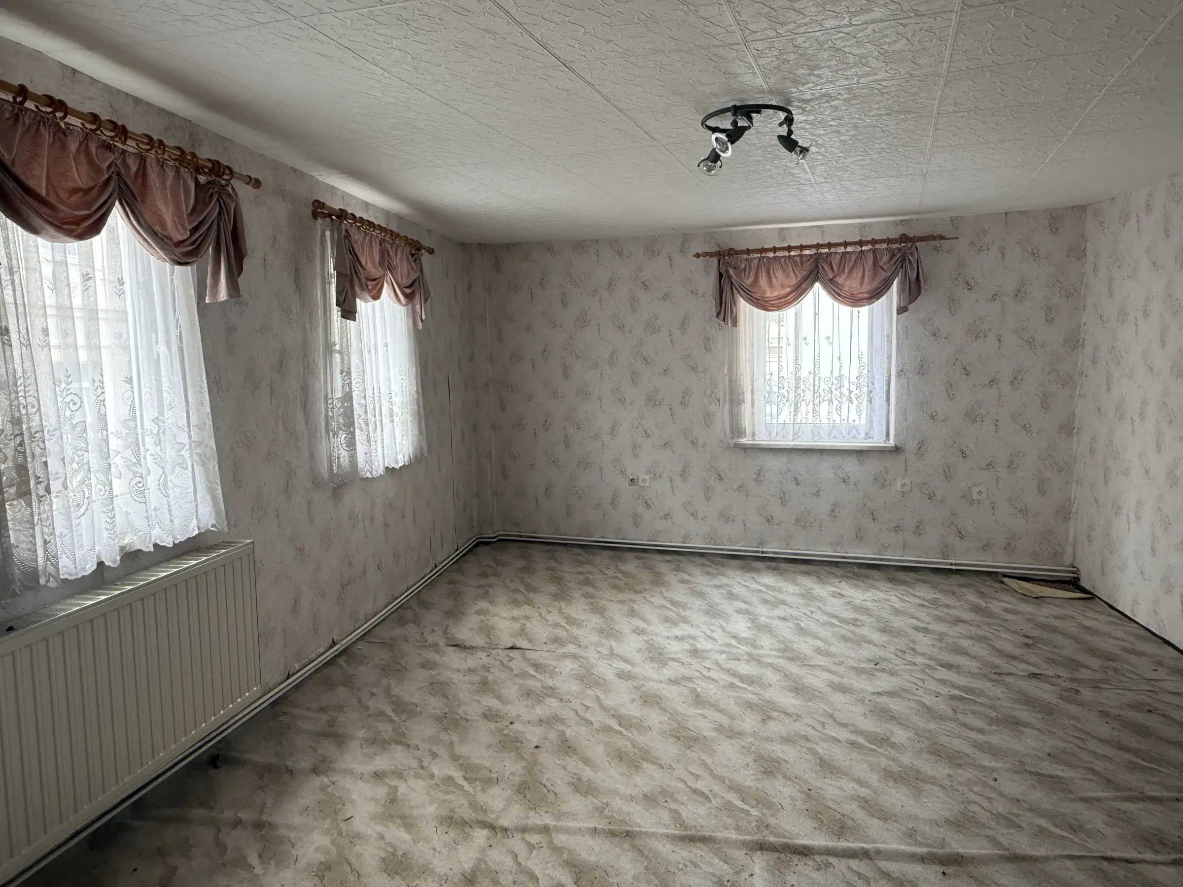 Stadsvilla met garage op perceel van 1.173 m² in Adorf, nabij Hof - Duitsland