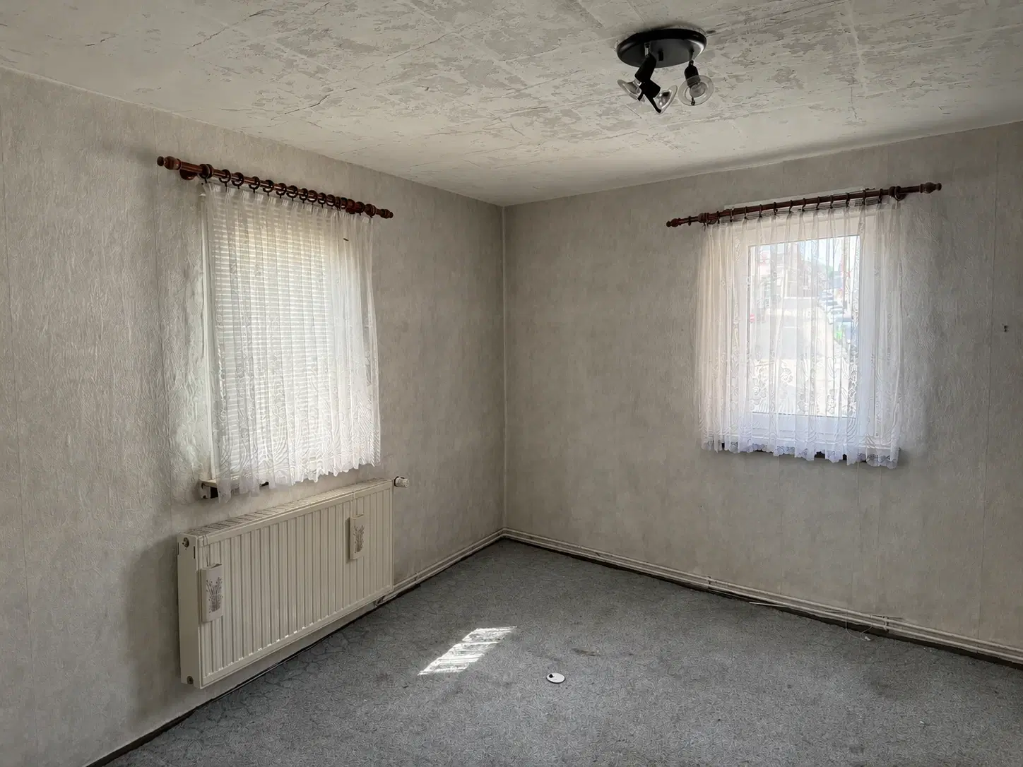 Stadsvilla met garage op perceel van 1.173 m² in Adorf, nabij Hof - Duitsland
