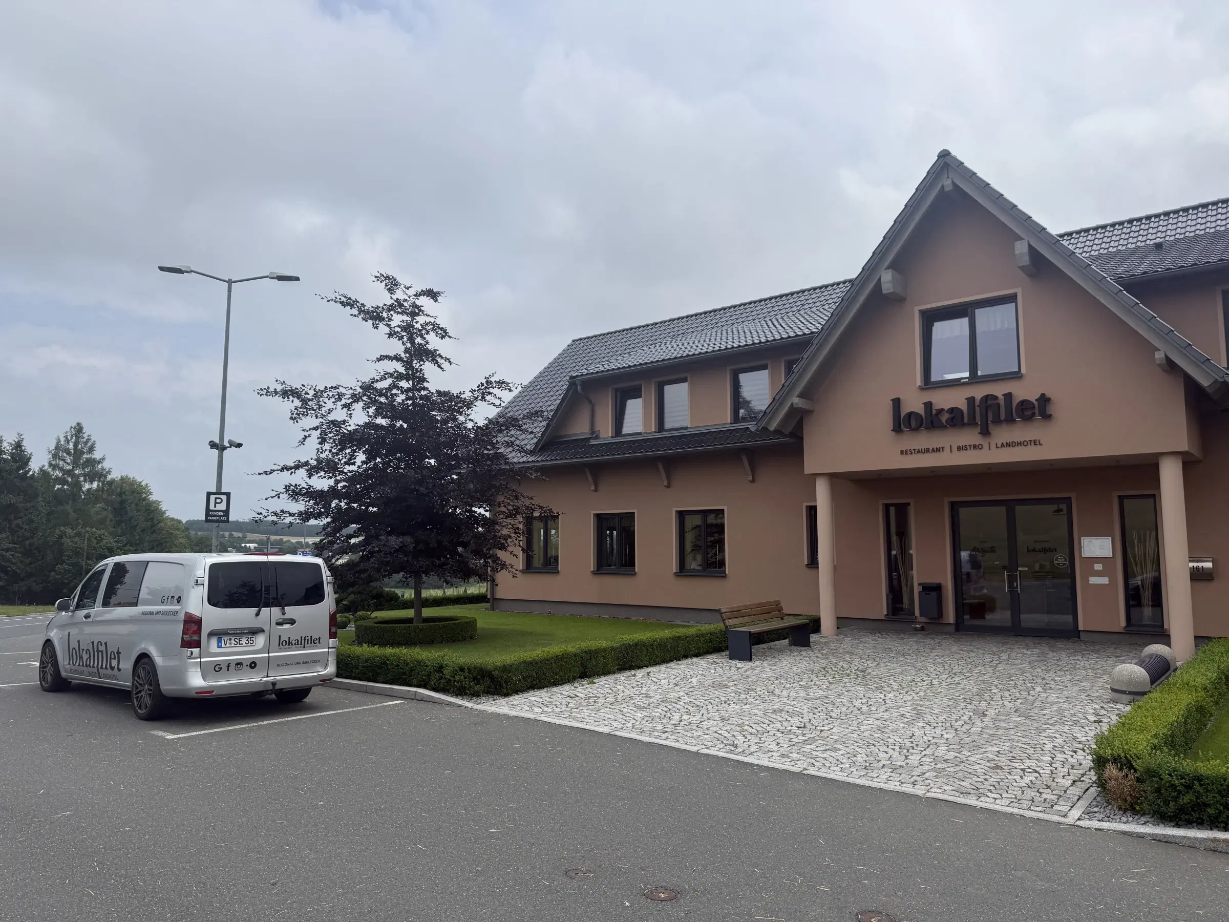 Stadsvilla met garage op perceel van 1.173 m² in Adorf, nabij Hof - Duitsland