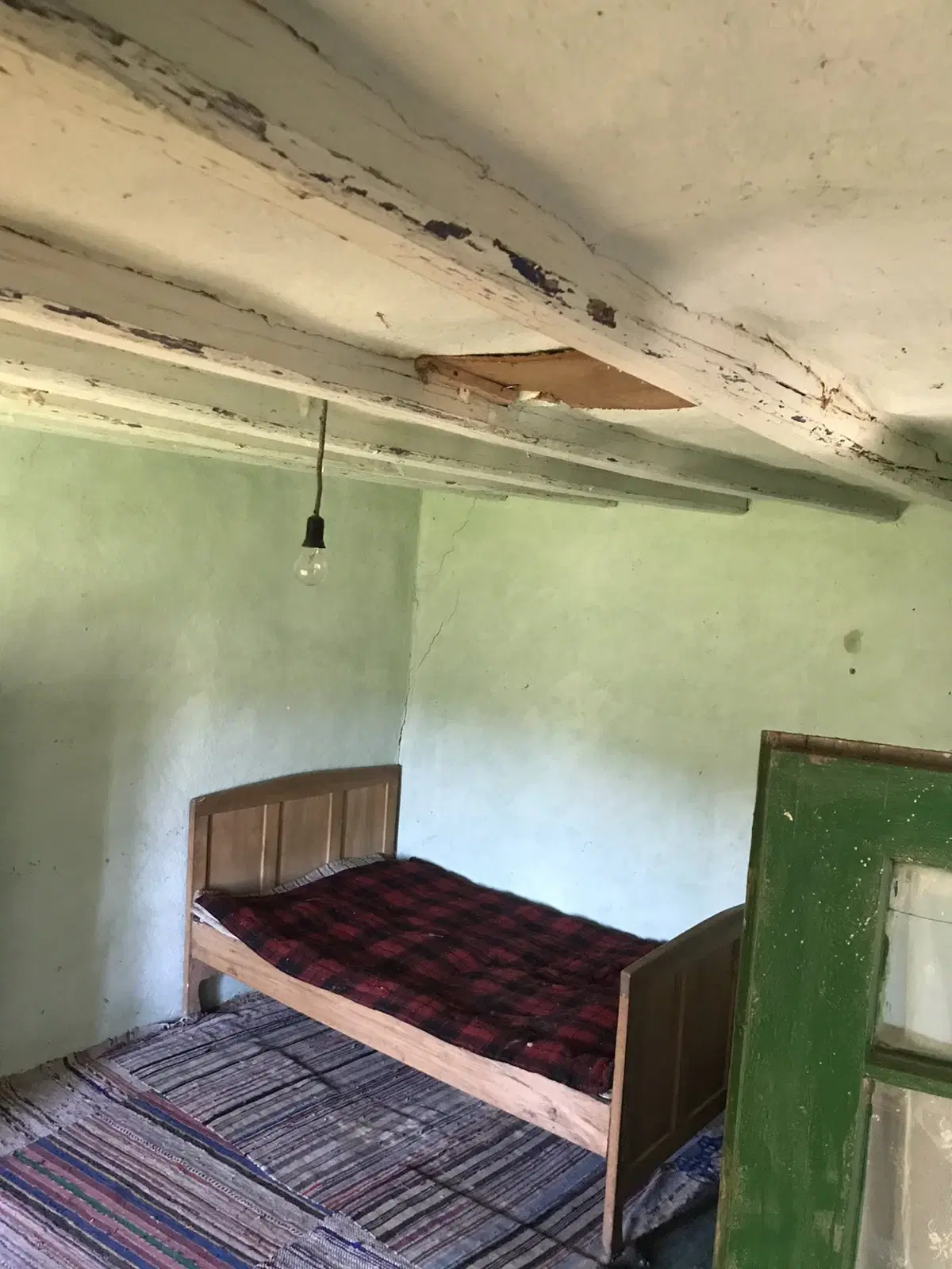 Authentiek 100 jaar oud landelijk huis + 1.006 m² grond in Glavan, Silistra - Bulgarije