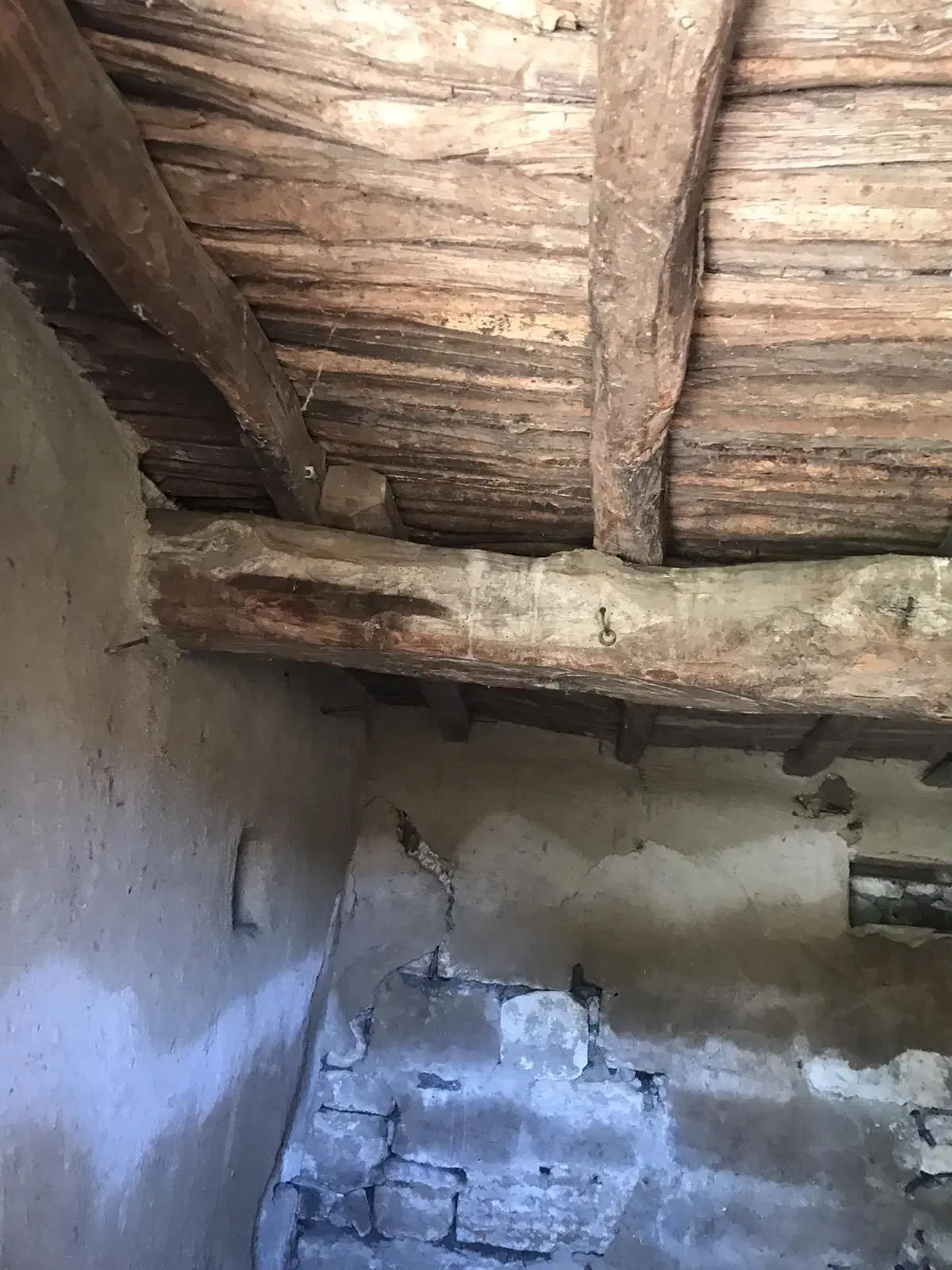 Authentiek 100 jaar oud landelijk huis + 1.006 m² grond in Glavan, Silistra - Bulgarije