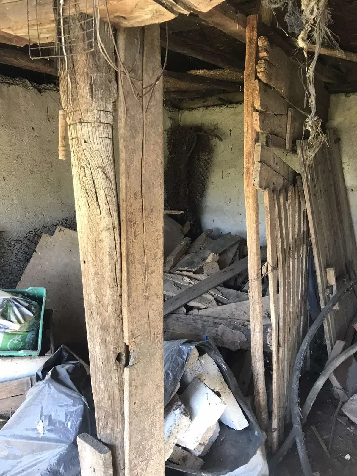 Authentiek 100 jaar oud landelijk huis + 1.006 m² grond in Glavan, Silistra - Bulgarije