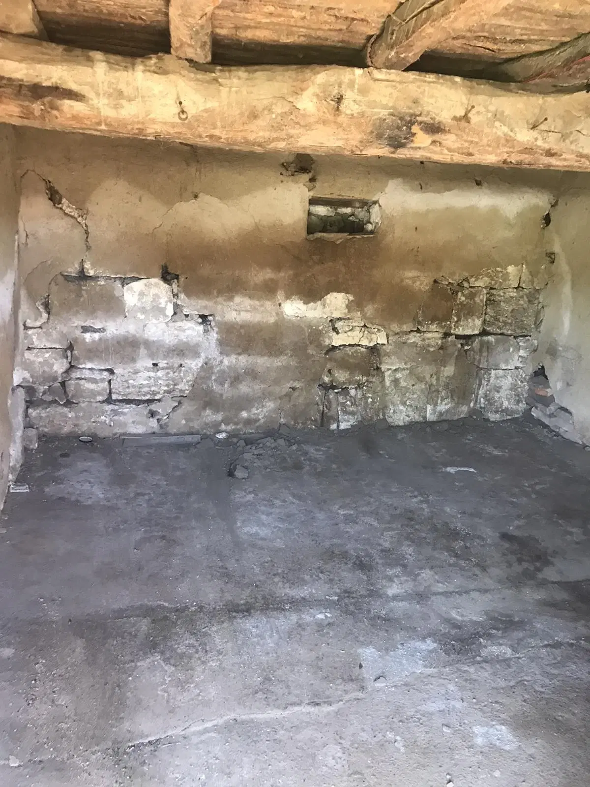 Authentiek 100 jaar oud landelijk huis + 1.006 m² grond in Glavan, Silistra - Bulgarije