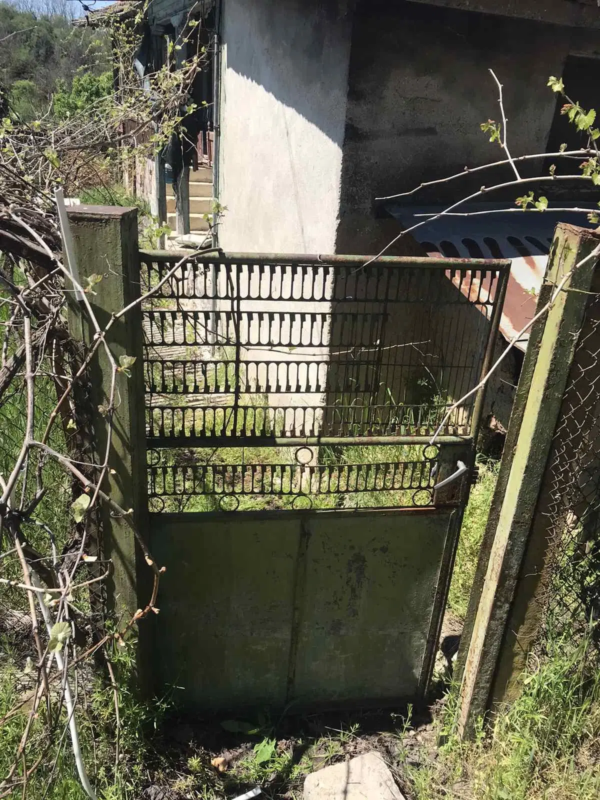 Authentiek 100 jaar oud landelijk huis + 1.006 m² grond in Glavan, Silistra - Bulgarije