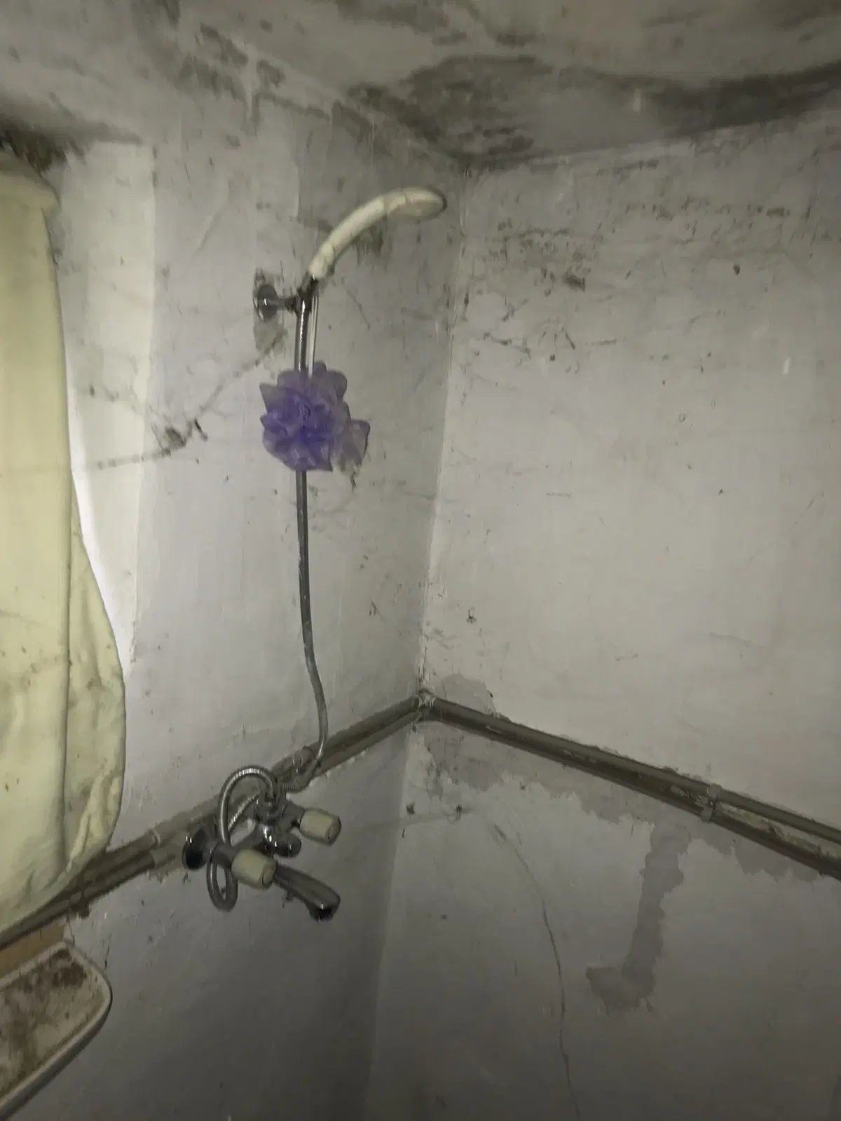Authentiek 100 jaar oud landelijk huis + 1.006 m² grond in Glavan, Silistra - Bulgarije