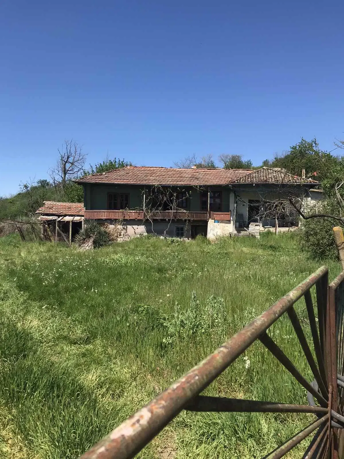 Authentiek 100 jaar oud landelijk huis + 1.006 m² grond in Glavan, Silistra - Bulgarije