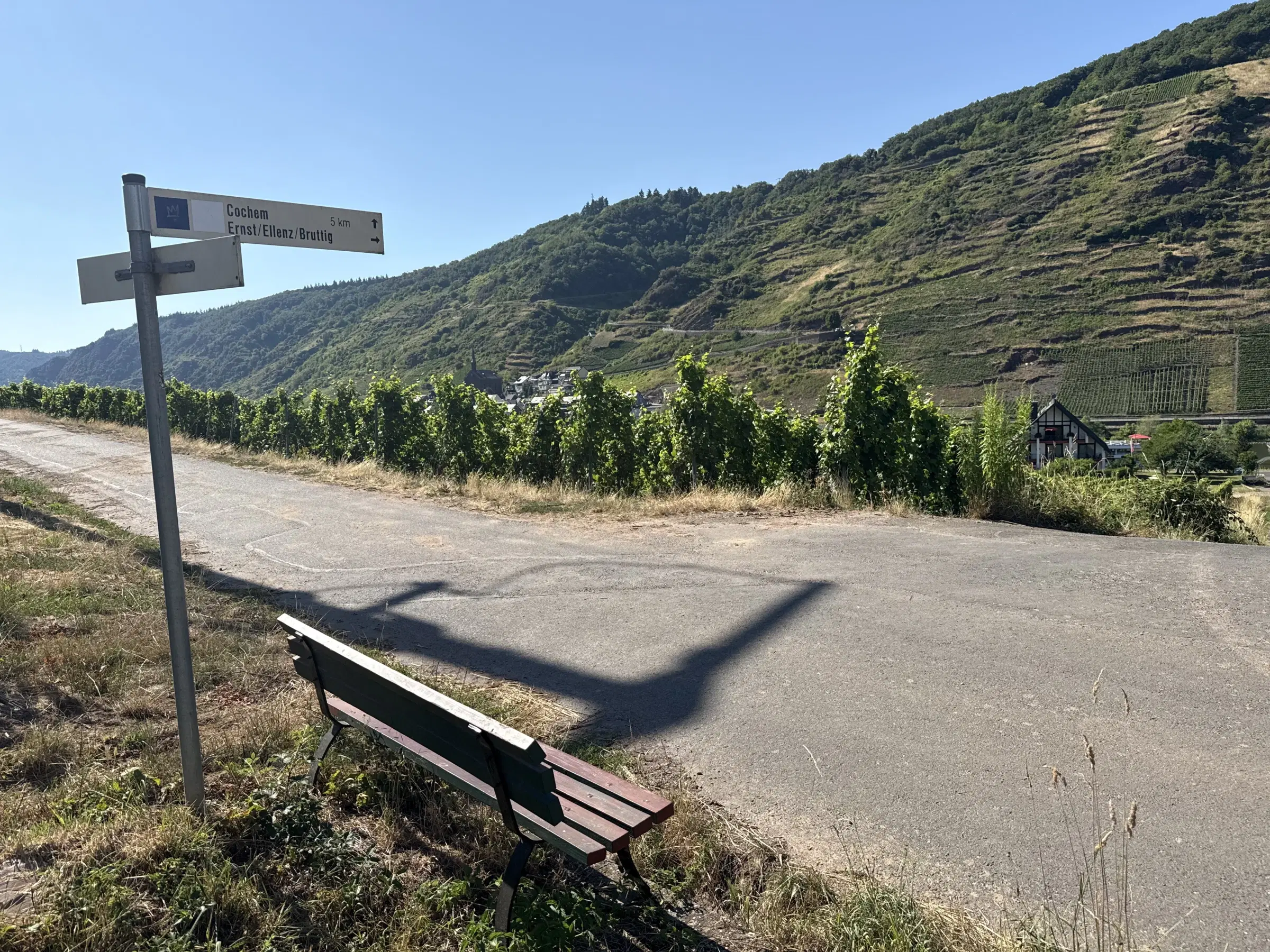 Eigendomsperceel boven rustplaats in Ernst, nabij Cochem - Duitsland