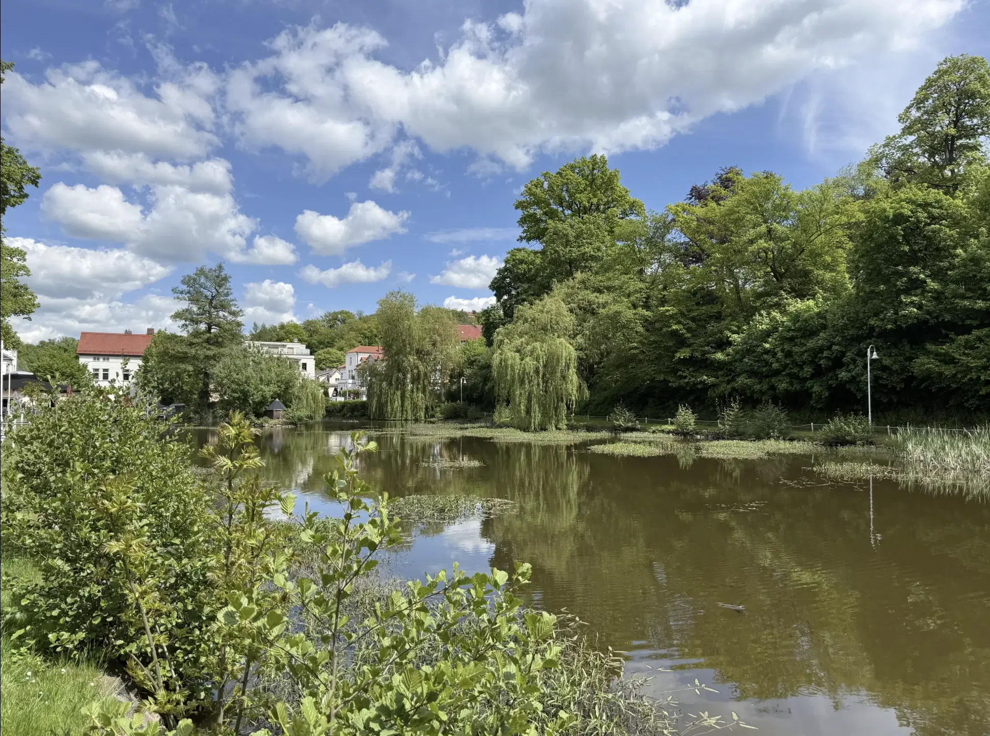 Hoekgebouw met voormalige supermarkt en 6 eenheden in Dermbach, Stadtlengsfeld - Duitsland