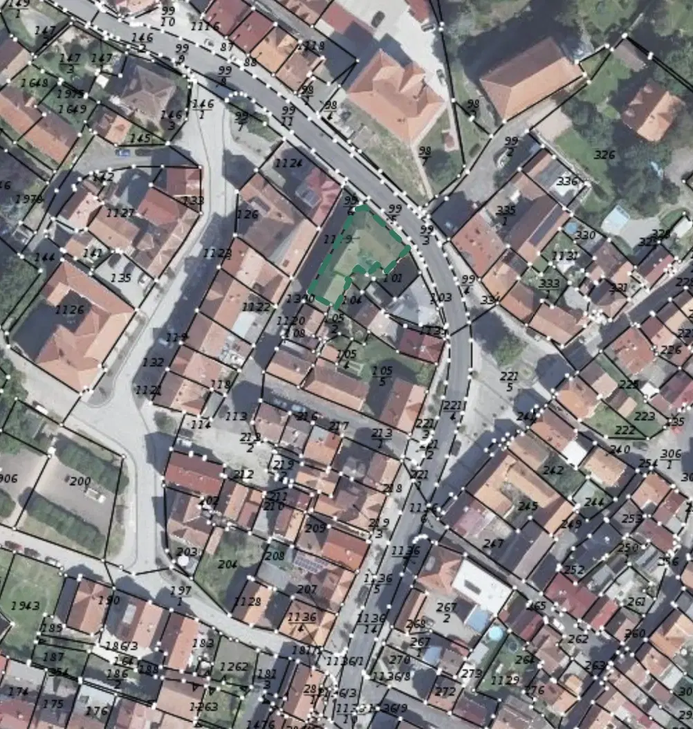 Hoekgebouw met voormalige supermarkt en 6 eenheden in Dermbach, Stadtlengsfeld - Duitsland