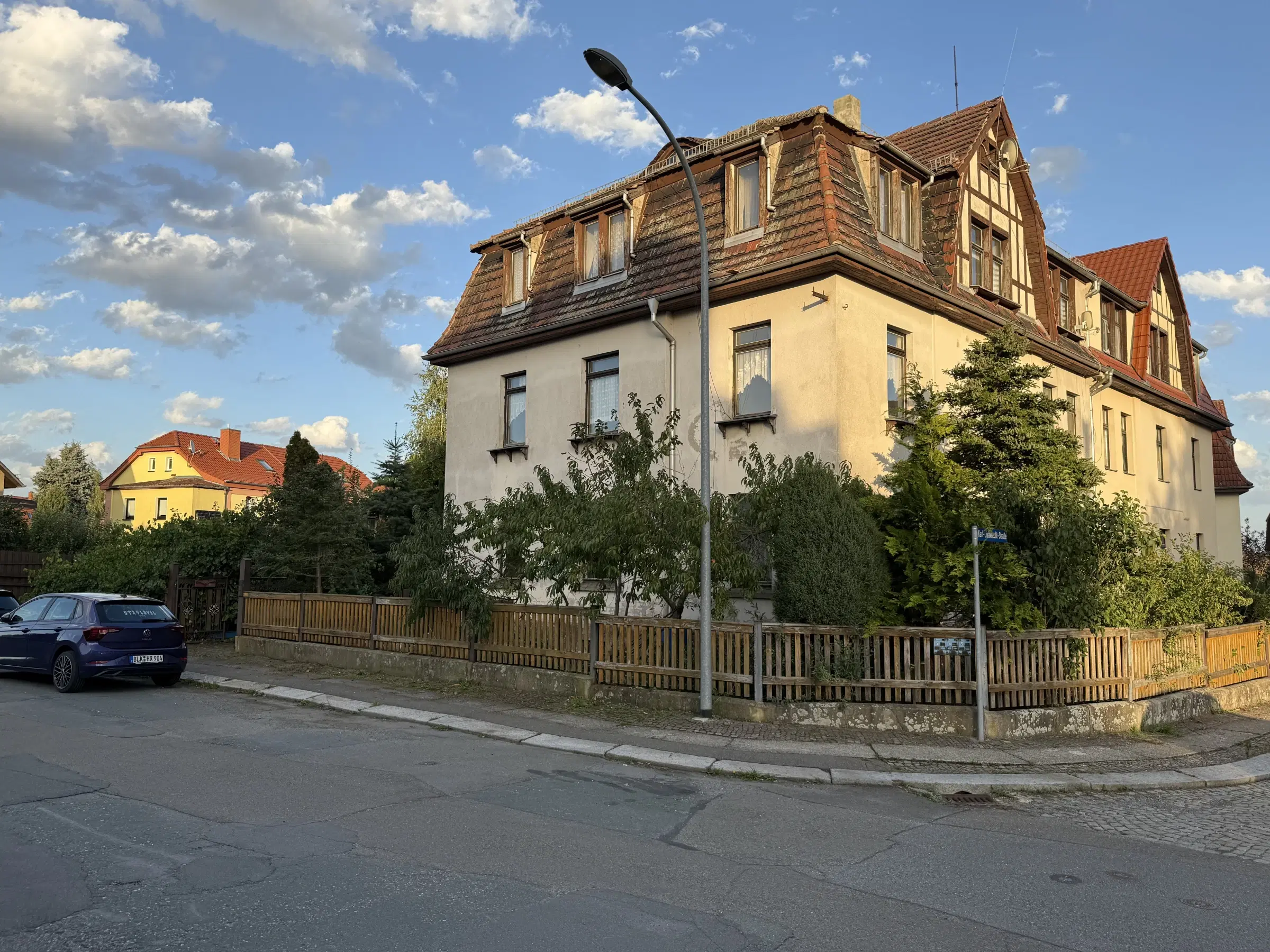 6 woningen met bijgebouw naast stadscentrum Werdau - Duitsland