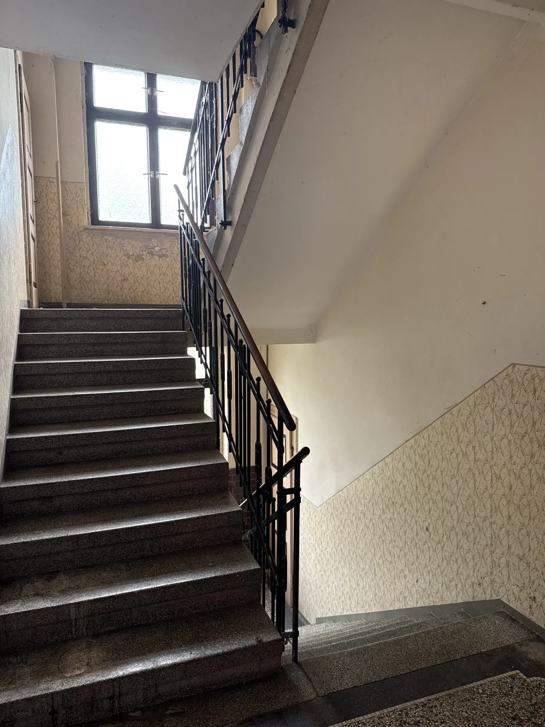 6 woningen met bijgebouw naast stadscentrum Werdau - Duitsland
