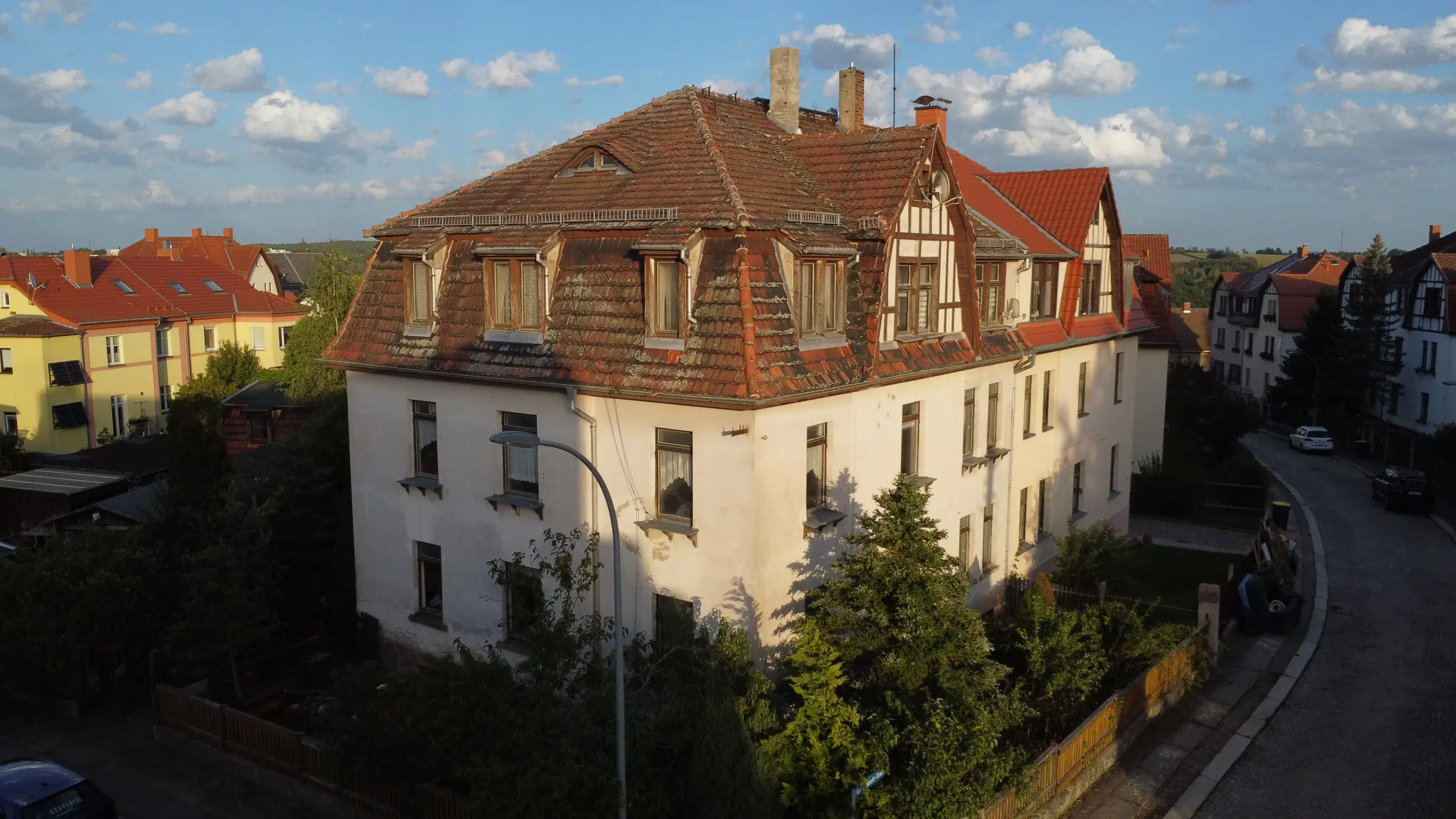 6 woningen met bijgebouw naast stadscentrum Werdau - Duitsland