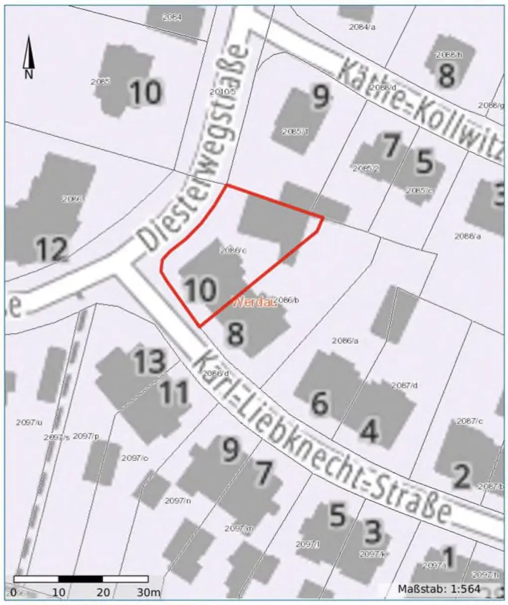 6 woningen met bijgebouw naast stadscentrum Werdau - Duitsland