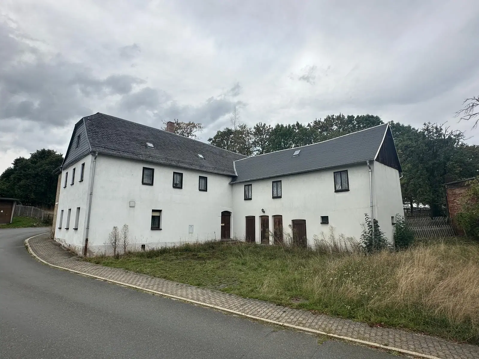 Thüringen Guesthouse Bernsgrün met theater op 1.045m2 eigendomsperceel - Duitsland