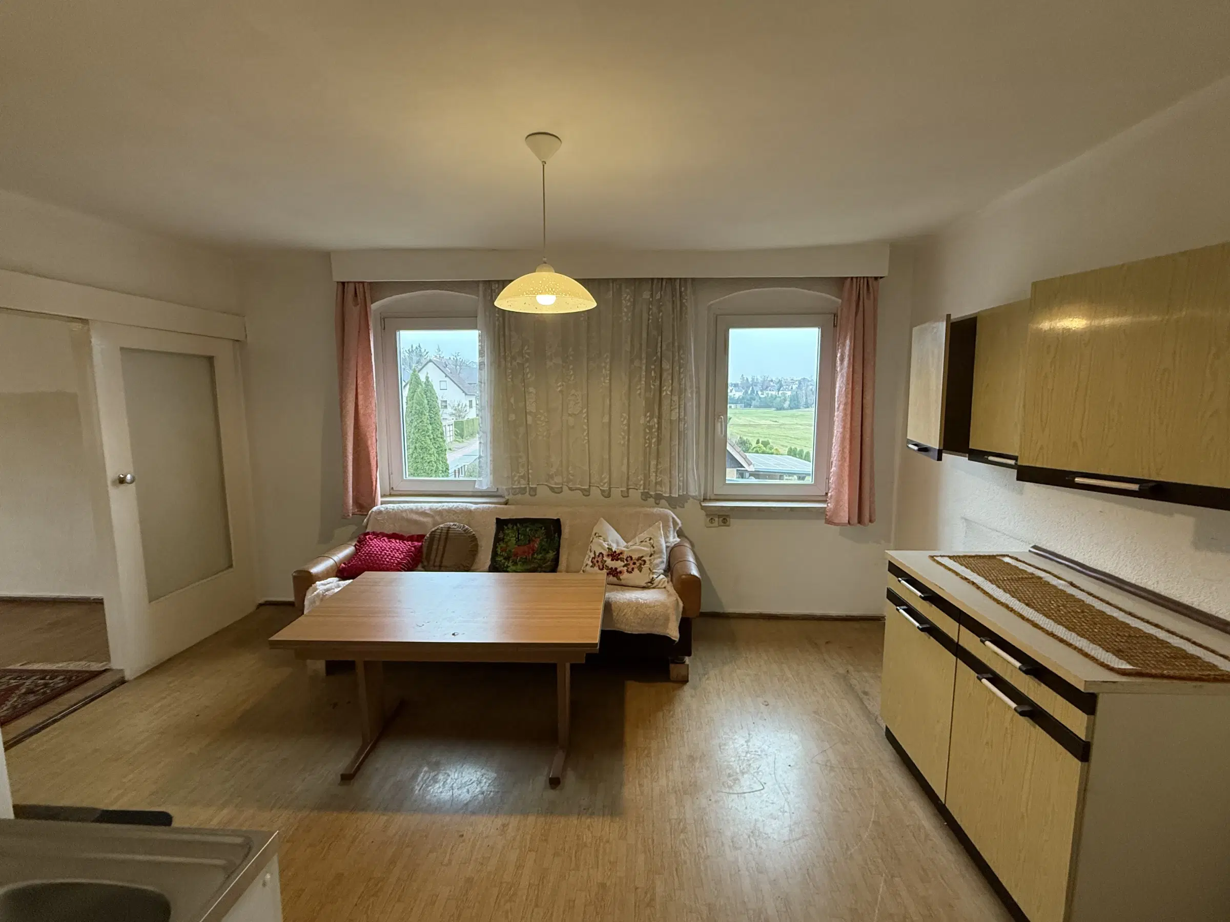 Villa met 3 wooneenheden en garages op 786 m² perceel in Waldheim - Duitsland