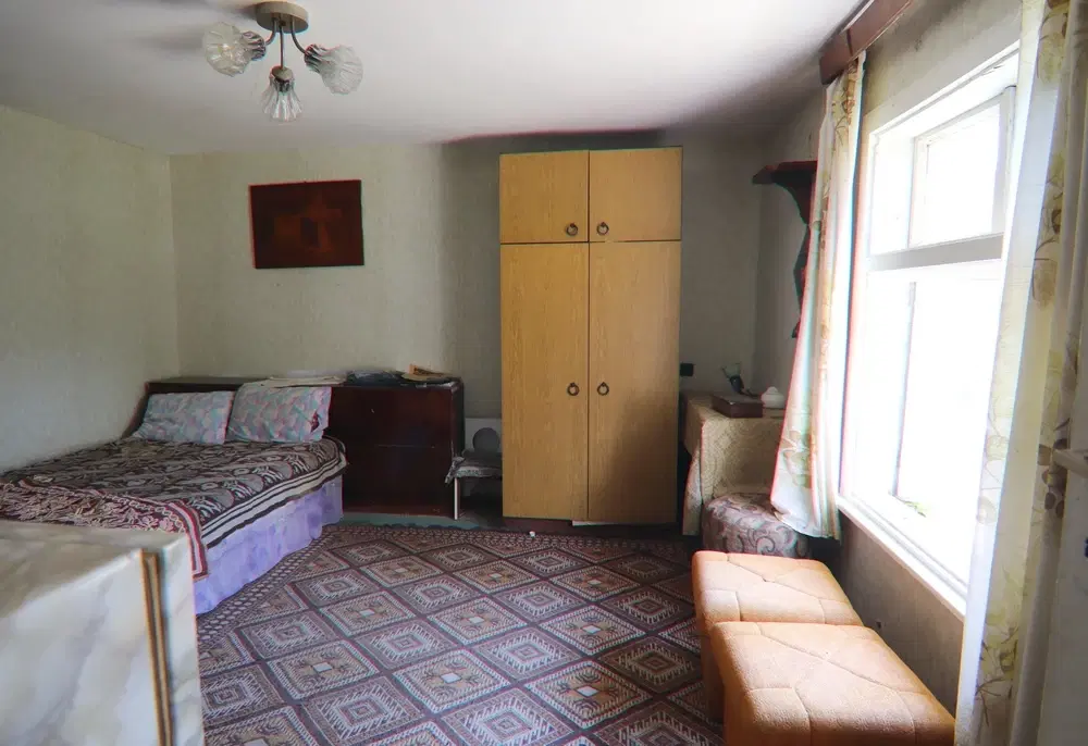 Huis met twee verdiepingen + 660 m² grond in Karan Varbovka - Bulgarije