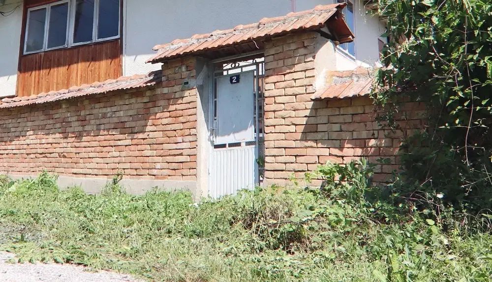 Huis met twee verdiepingen + 660 m² grond in Karan Varbovka - Bulgarije