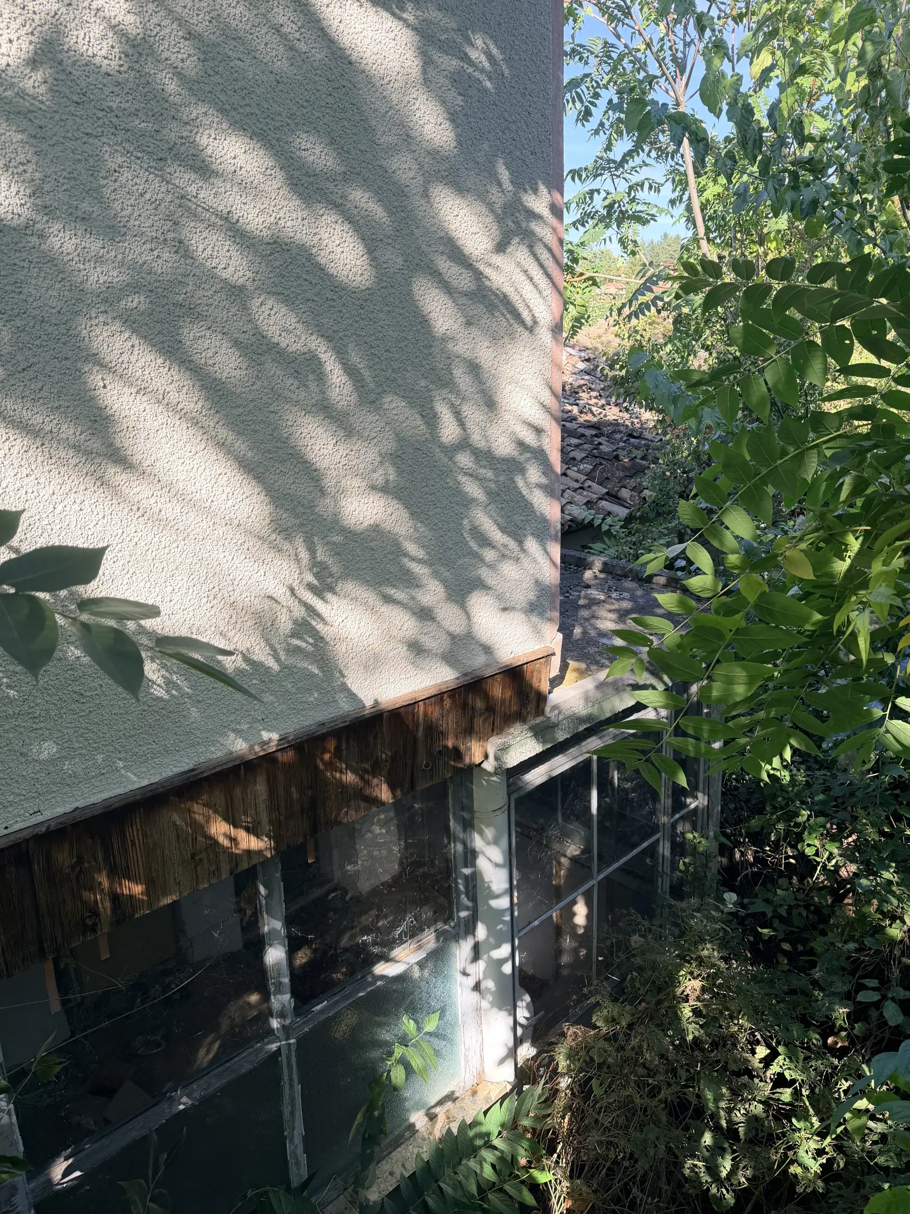 Huis met twee verdiepingen + 660 m² grond in Karan Varbovka - Bulgarije